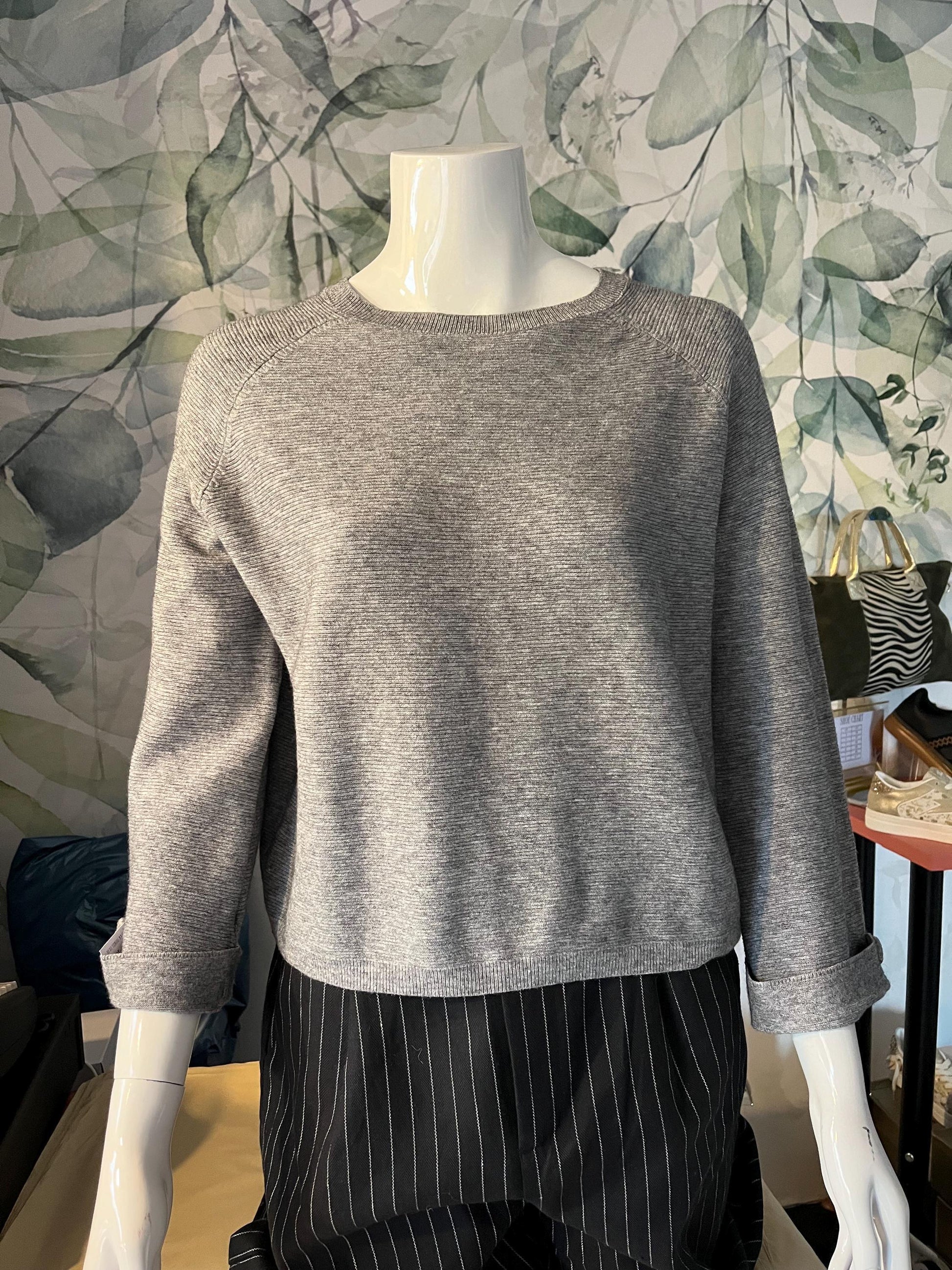 Buttoned rolled sleeve ribbed jumper