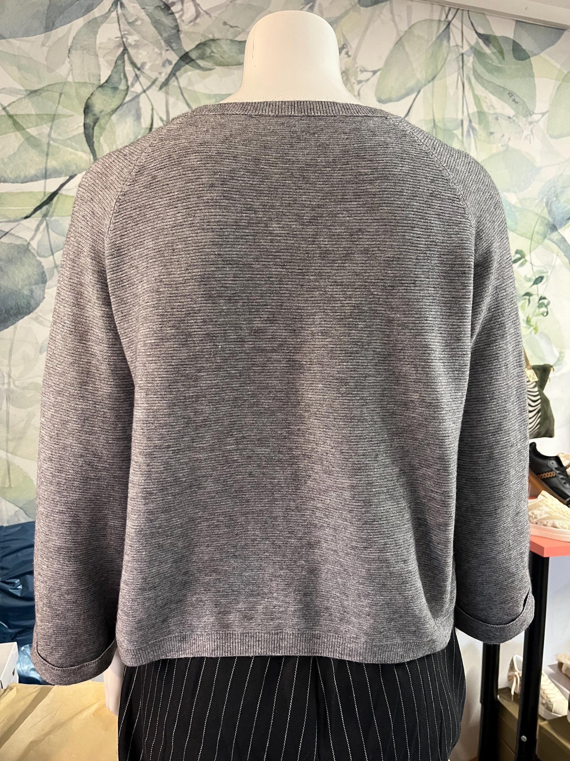 Buttoned rolled sleeve ribbed jumper