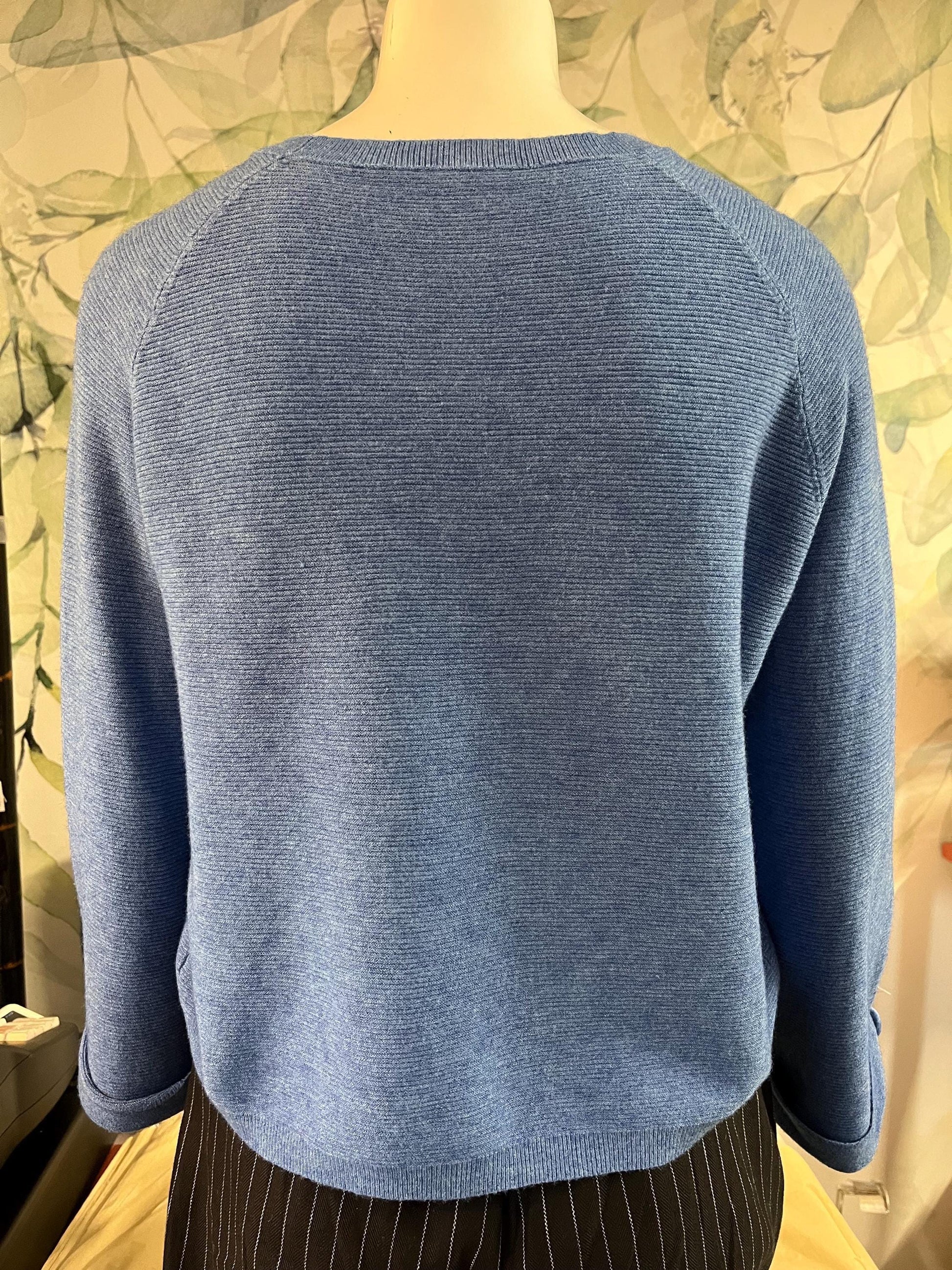 Buttoned rolled sleeve ribbed jumper