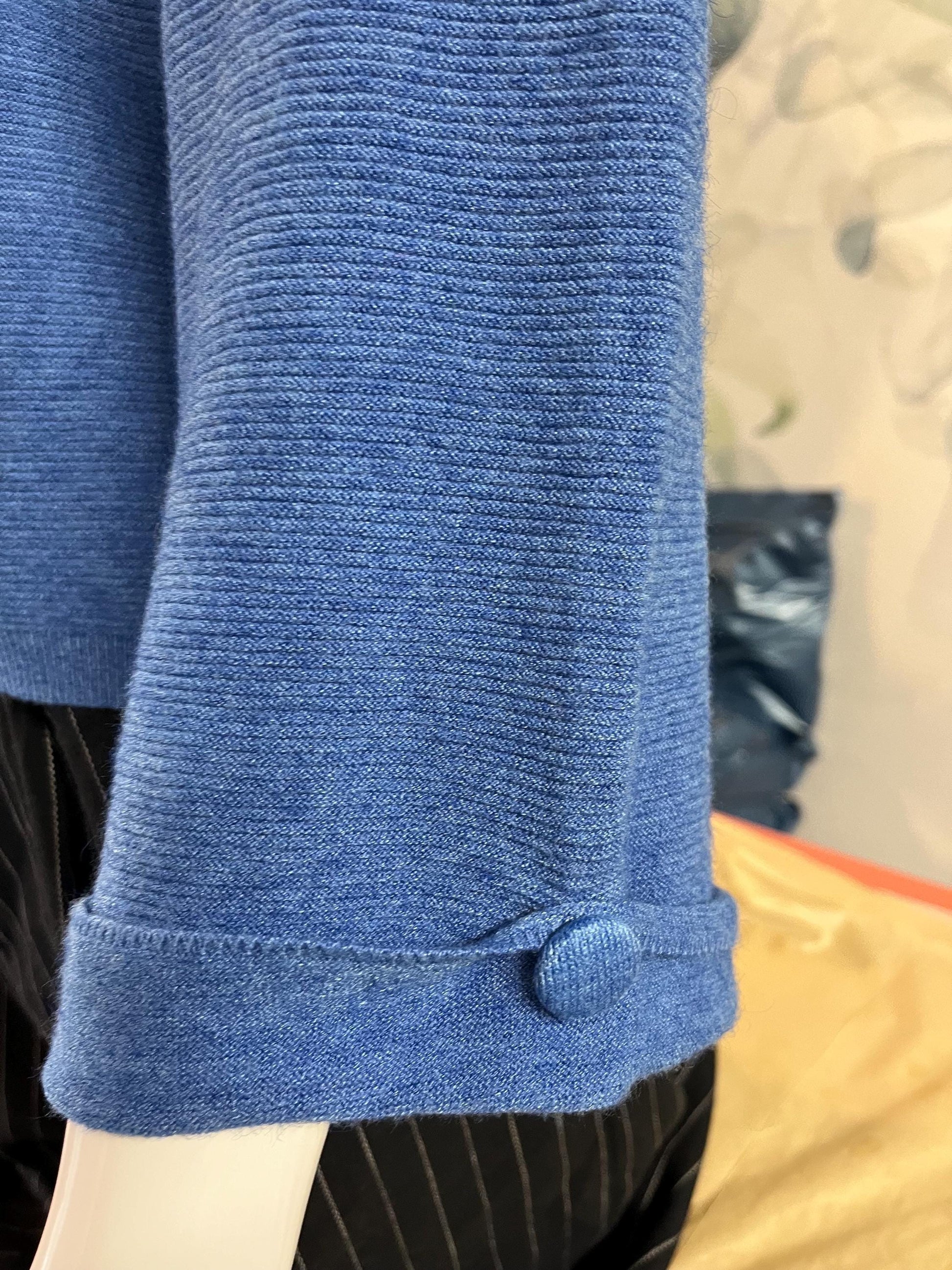 Buttoned rolled sleeve ribbed jumper