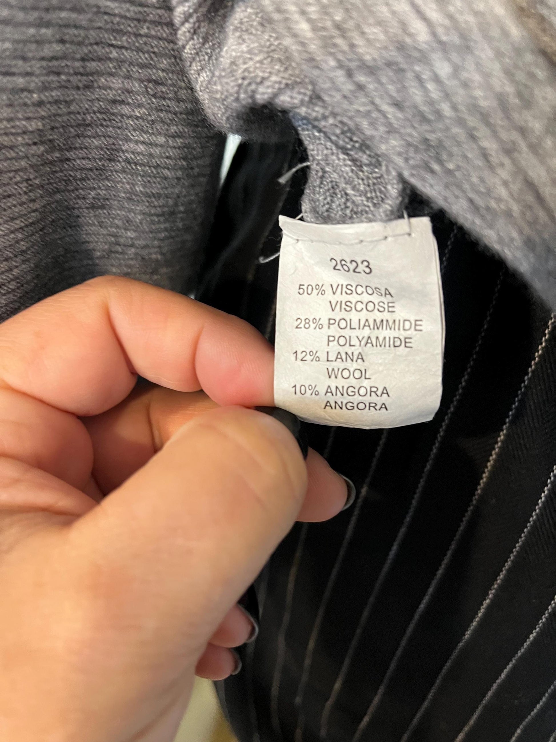 Buttoned rolled sleeve ribbed jumper